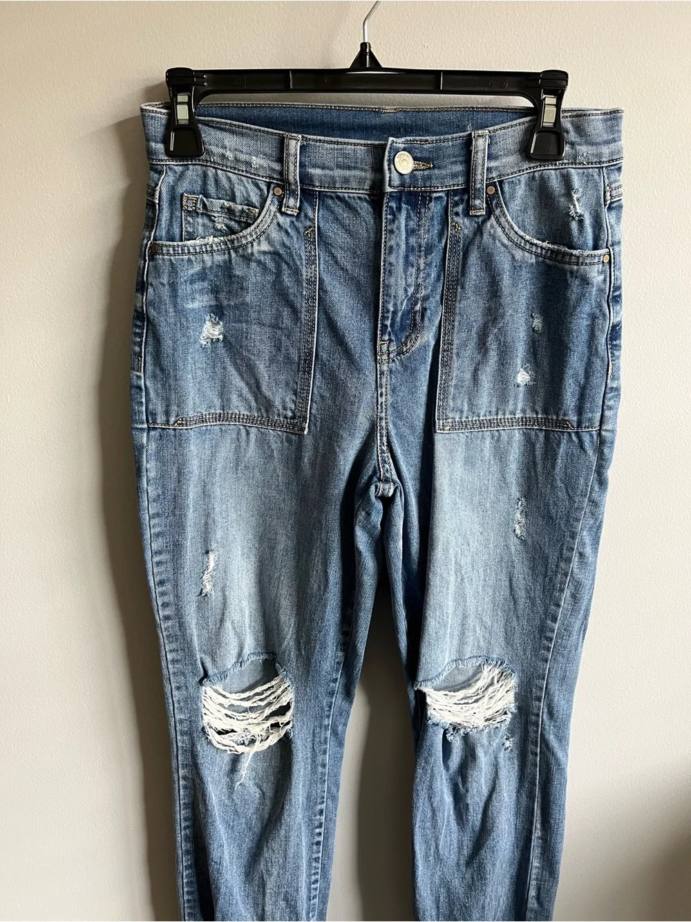 Rewash Junior's Size 1 Mid-Rise Jogger Distressed Medium Wash Blue Denim Jeans